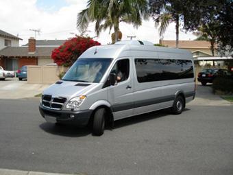 Pasa�ieru p�rvad�jumi ar mikroautobusiem Mercedes Benz Sprinter LUX klase